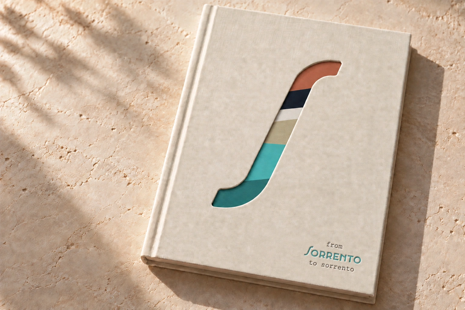 Taccuino con copertina cartonata telata, S fustellata e fasce cromatiche sulla pagina interna
