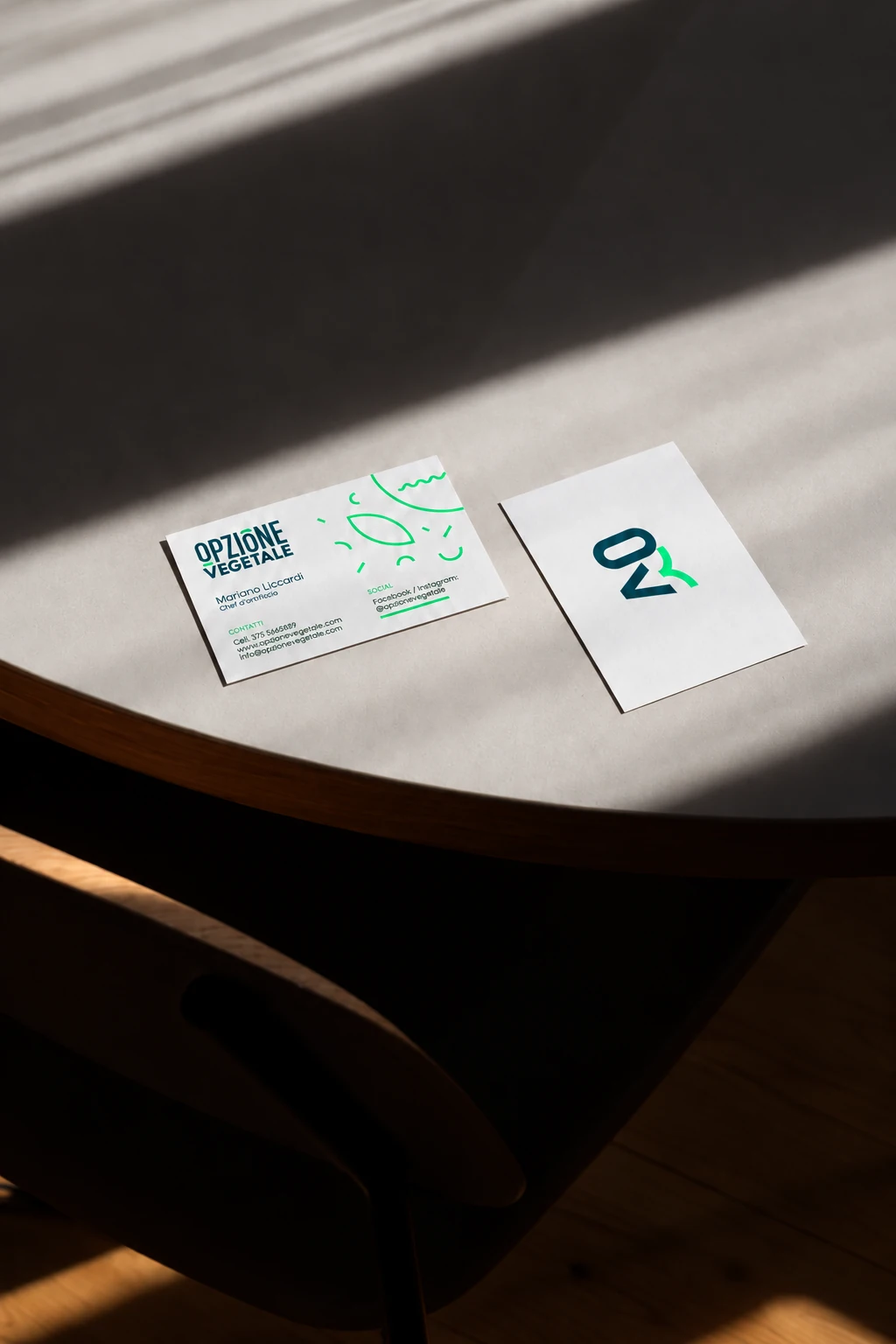 Biglietti OV, fronte con logotipo e retro con monogramma